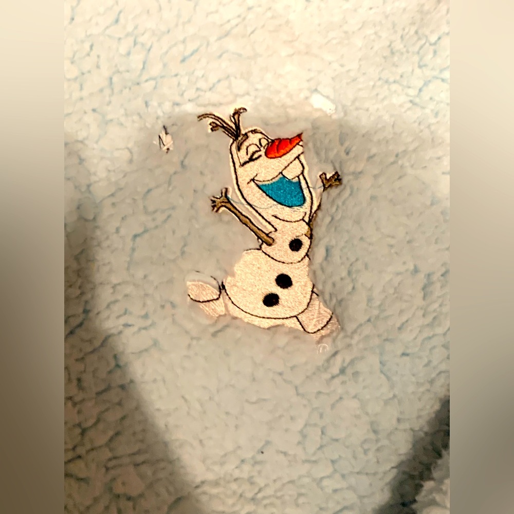 Brand New Olaf hoodie from Hot Topic